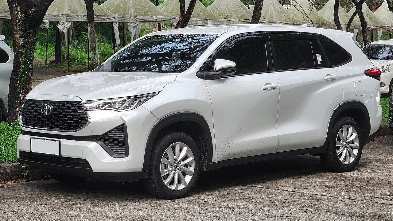 Toyota Innova Cross – xe 7 chỗ cho gia đình phân khúc MPV cỡ trung