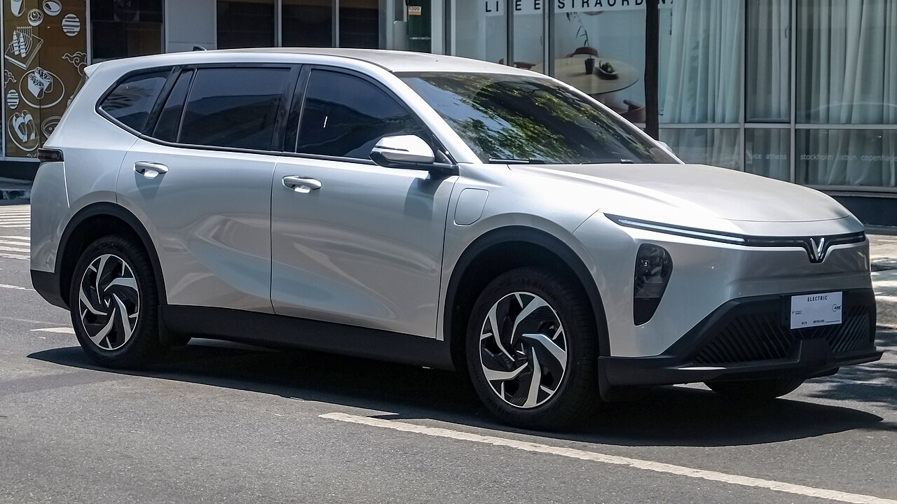 VinFast Limo Green – xe 7 chỗ cho gia đình chạy điện